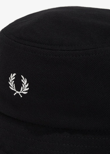 Fred Perry Bucket Hats Pique bucket hat - black snow white