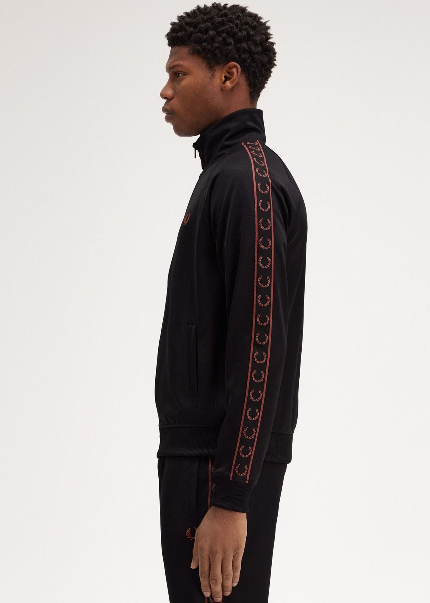 Fred Perry Vesten Contrast tape track jacket - black whisky brown
