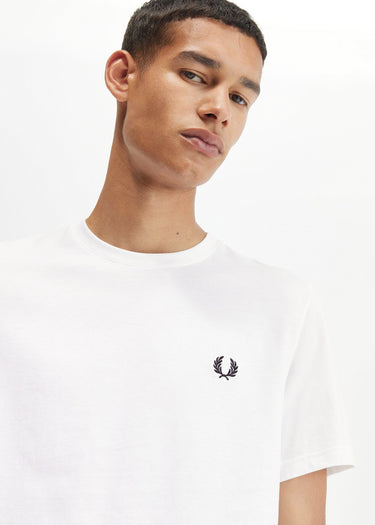 Fred Perry T-shirts Rear powder laurel graphic tee - white