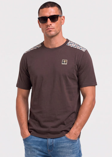 Aquascutum T-shirts Check shoulder t-shirt - chocolate