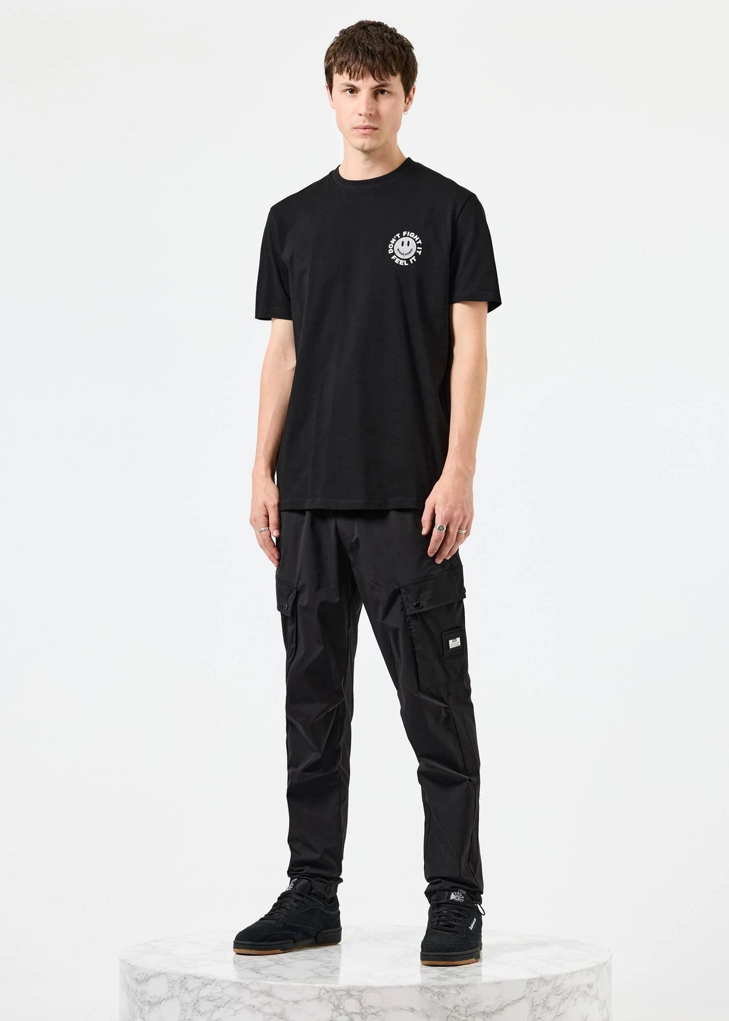 Weekend Offender T-shirts Feel It - black