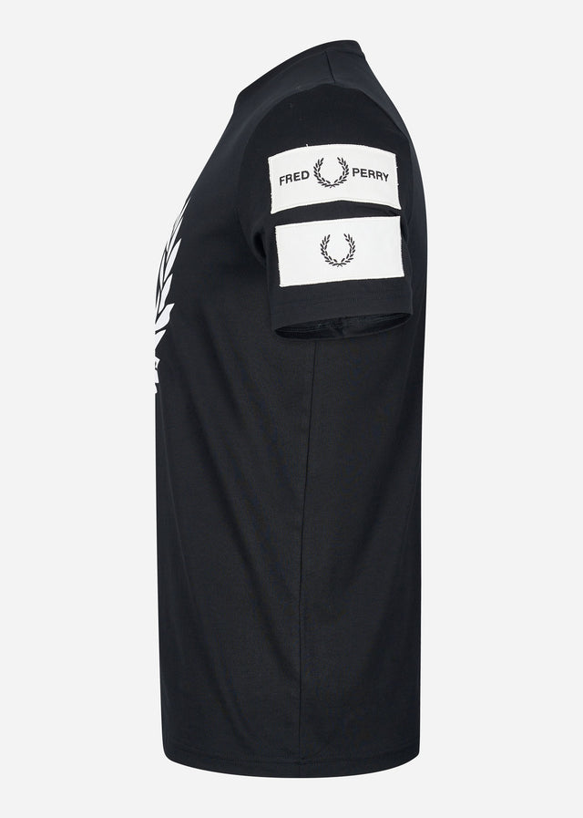 Fred Perry T-shirts Badge detail t-shirt - black
