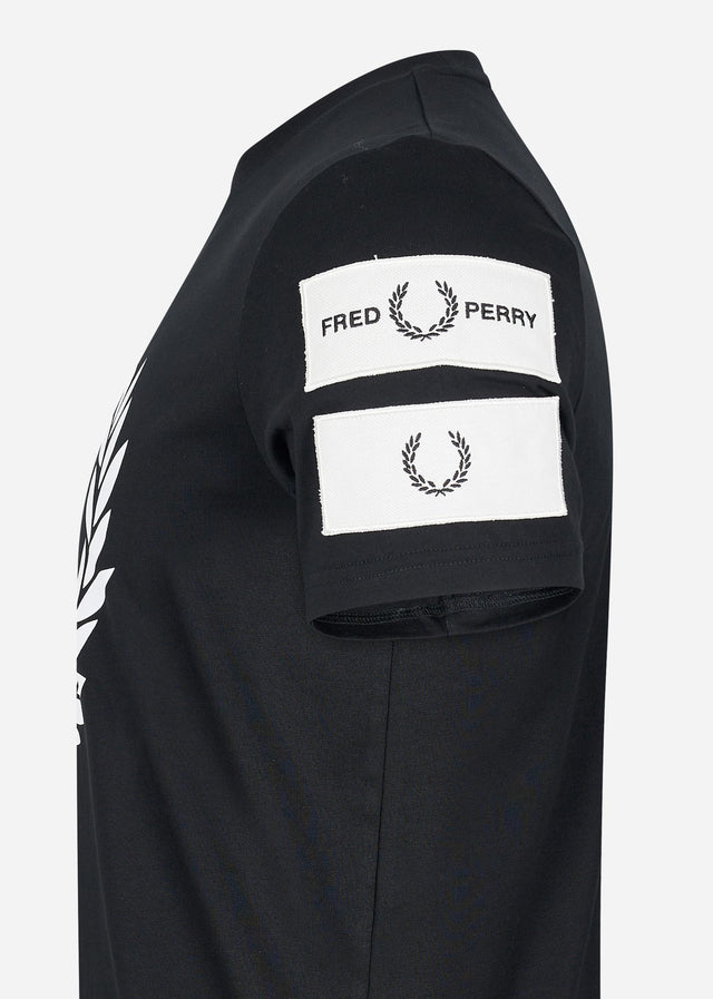 Fred Perry T-shirts Badge detail t-shirt - black