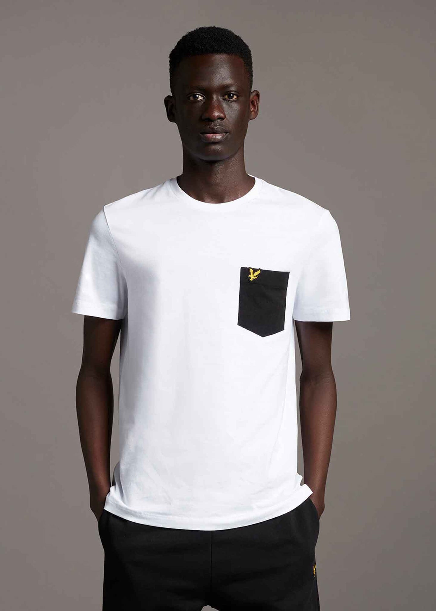 Lyle & Scott T-shirts Contrast pocket t-shirt - white jet black