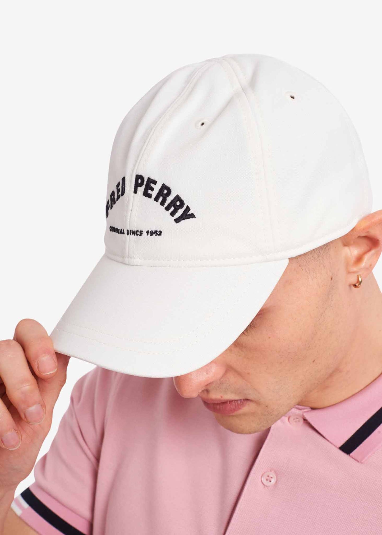 Fred Perry Petten Arch branded tricot cap - snow white