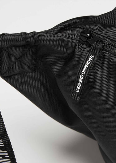 Weekend Offender Tassen Oversized body bag - black