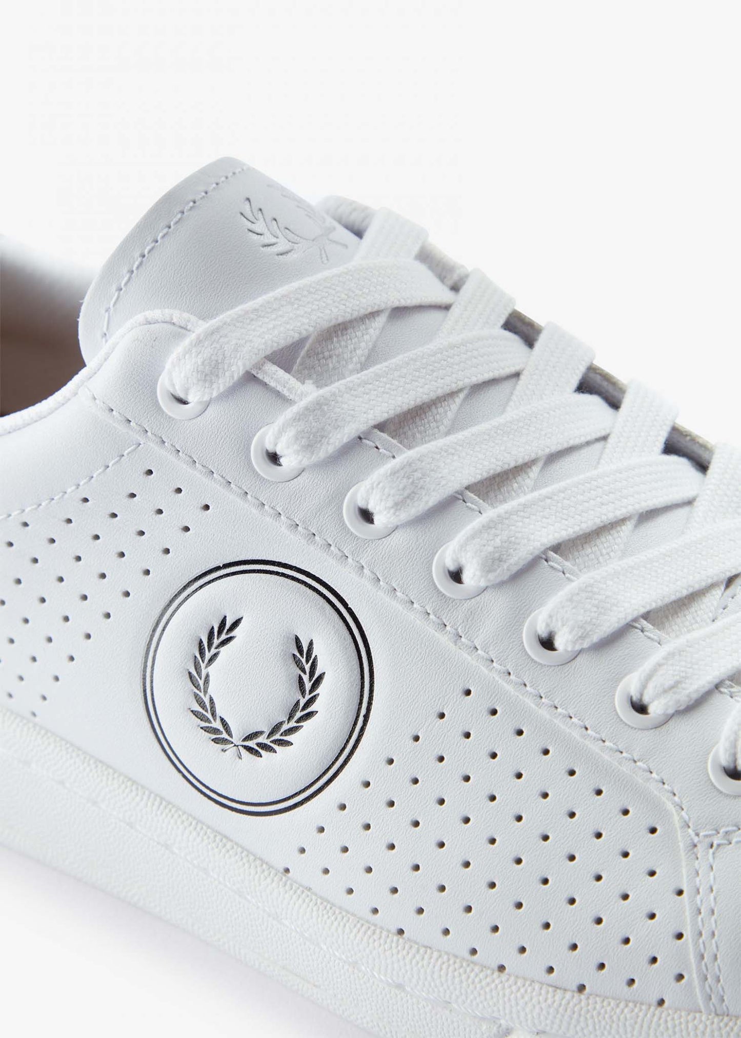 Fred Perry Schoenen  B721 perf leather branded - white black 