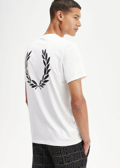 Fred Perry T-shirts  Rear powder laurel graphic tee - white 