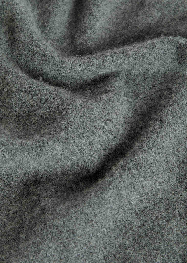Lyle & Scott Sjaals Plain lambswool scarf - mid grey marl