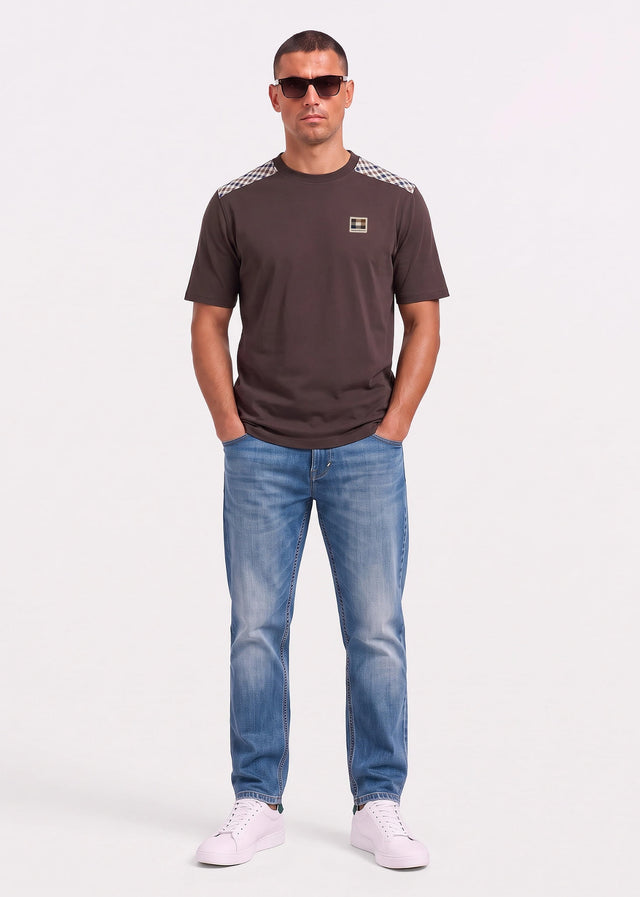 Aquascutum T-shirts Check shoulder t-shirt - chocolate