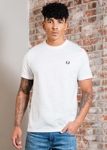 Fred Perry T-shirts Rear powder laurel graphic tee - white