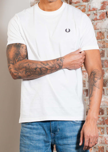 Fred Perry T-shirts Rear powder laurel graphic tee - white
