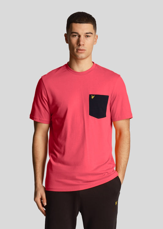 Lyle & Scott T-shirts  Contrast pocket t-shirt - electric pink dark navy 