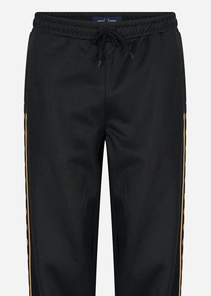 Fred Perry Joggingbroeken  Seasonal taped track pant - black gold 