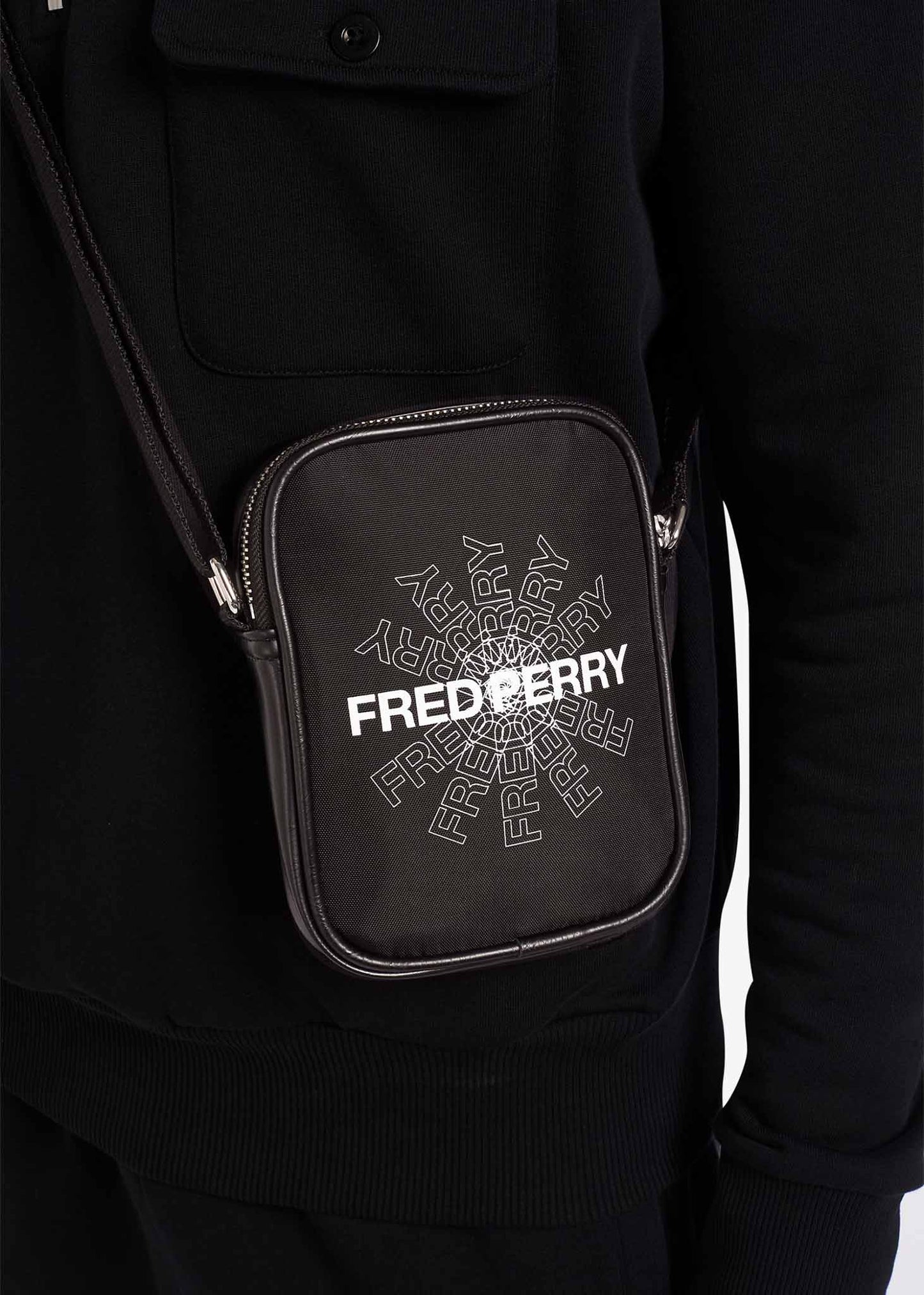 Fred Perry Tassen  Graphic print mini side bag - black 