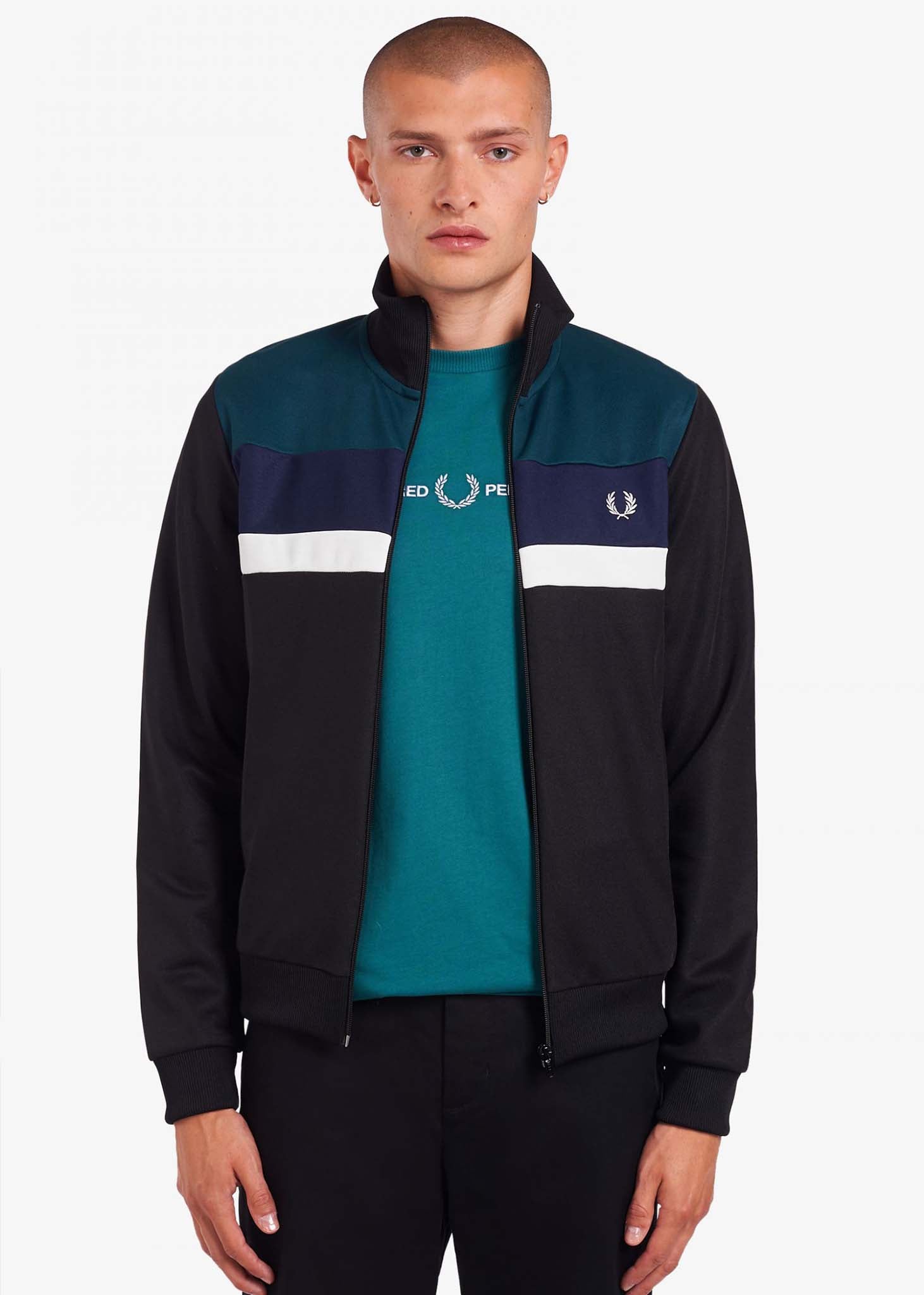 Fred Perry bij Casual Lads Voor 23 59 besteld morgen in huis